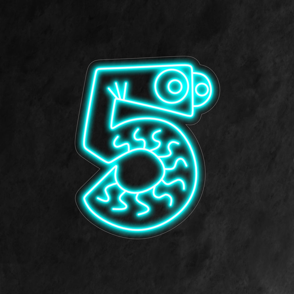 "5th Birthday Neon Sign" sisältää sarjakuvamaisen numeron 5 hurmavilla silmillä, jotka lisäävät leikkisää kosketusta lapsen viidennen syntymäpäivän juhliin.