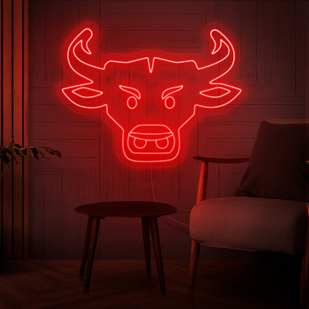 "Bull Head Neon Sign" - Rohkea neonvalo, jossa on häränpään ikoninen kuva, joka tuo voimaa, päättäväisyyttä ja lounaasta charmia asuintilaasi.