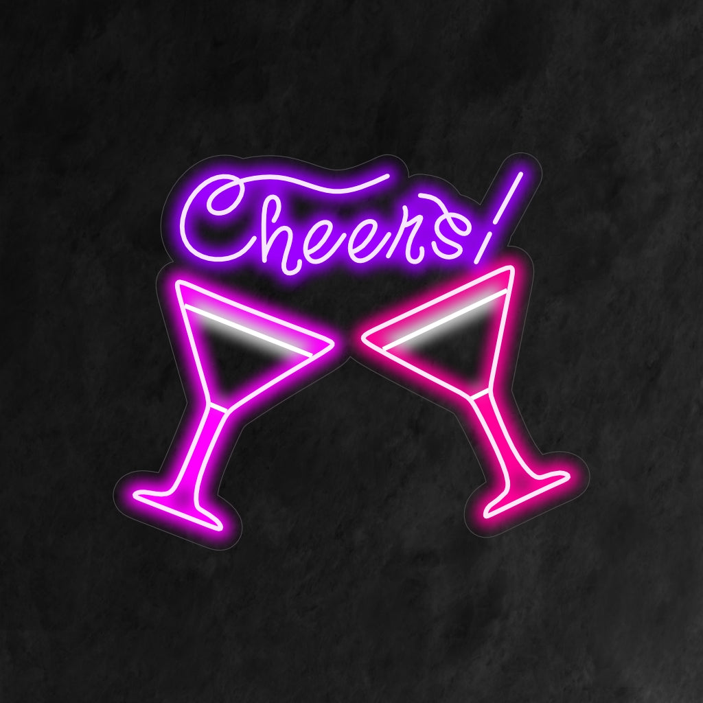 "Cheers Two Glasses Neon Sign" on yksinkertainen ja iloinen lisä baarisi sisustukseen. Neonvalo, joka säteilee paahtamisen henkeä.