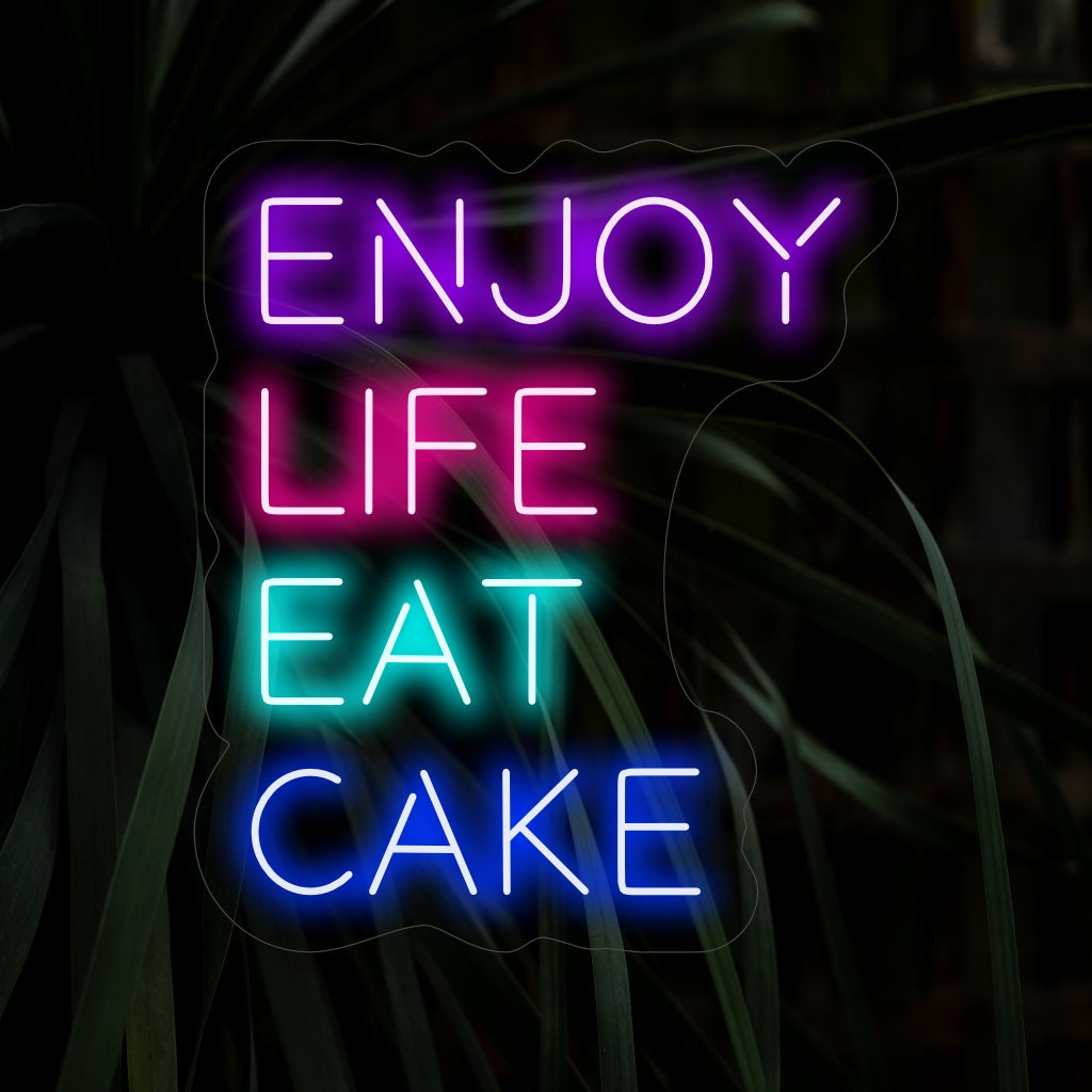 "Enjoy Life Eat Cake Neon Sign" syttyy makeasti, sopii täydellisesti leipomoihin ja tiloihin, joissa juhlitaan elämän iloisia hetkiä.