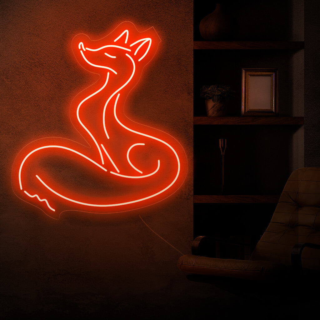 "Female Fox Neon Sign" loistaa oudolla viehätysvoimalla, joka on ihanteellinen eklektisiin tiloihin ja luontoaiheisiin sisätiloihin ja lisää ripauksen taiteellista tunnelmaa ketun esittämisessä.