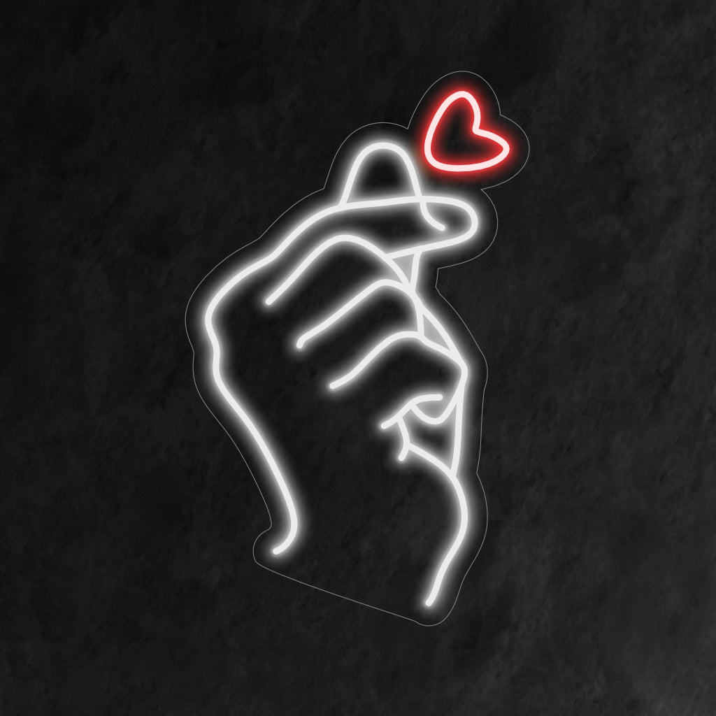 "Finger Heart Neon Sign" syttyy rakkaudella, ja se sopii täydellisesti tiloihin, joissa on positiivisuutta ja sormesydämen sydäntä lämmittävää elettä, mikä lisää tunnelmaan söpöä kosketusta.
