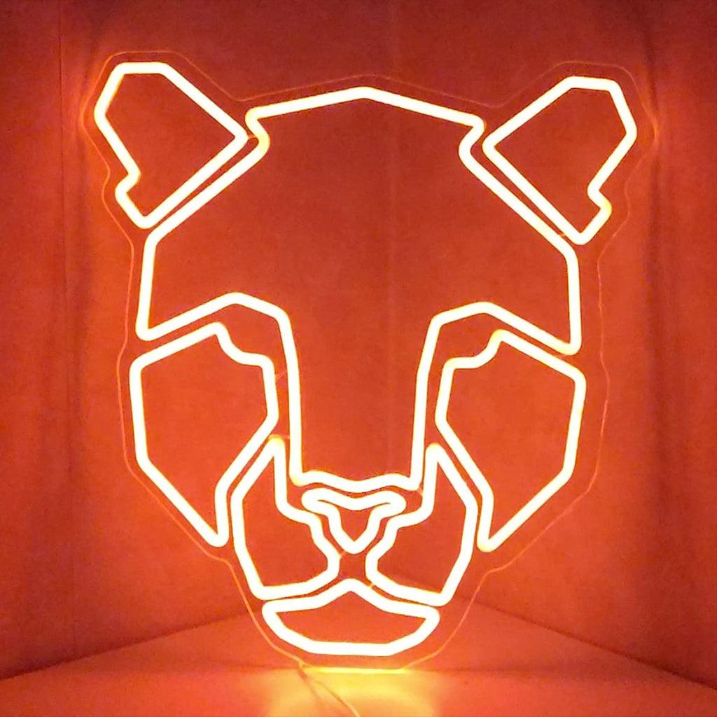 "Geometric Leopard Neon Sign" - Möyrä modernilla taiteellisella tavalla, täydellinen eklektisiin tiloihin ja taidegallerioihin, ja se vangitsee geometrisen suunnittelun ja leopardin villin hengen yhdistelmän.