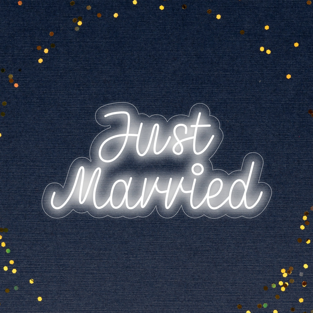 "Just Married Neon Sign" - Valaise erityistä päivääsi tällä viehättävällä neonkyltillä, jossa on sanat "Just Married" levittävät rakkautta ja iloa.