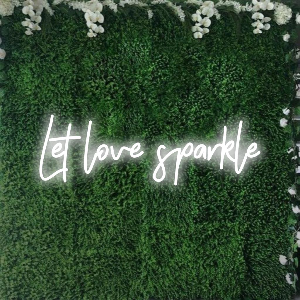 Valaise tilaasi Let Love Sparkle Custom LED-neonkyltillä, joka tuo ripauksen lämpöä ja inspiraatiota mihin tahansa huoneeseen.