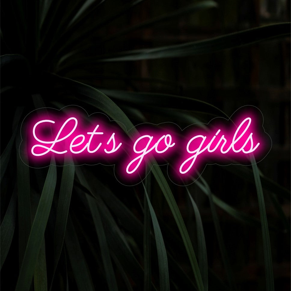 "Let's Go Girls Neon Sign" säteilee voimaannuttamista ja jännitystä, mikä tekee siitä vireän lisäyksen tiloihin, joissa hauskuus ja positiivisuus kukoistavat. Ihanteellinen eloisaan ja energiseen ilmapiiriin.