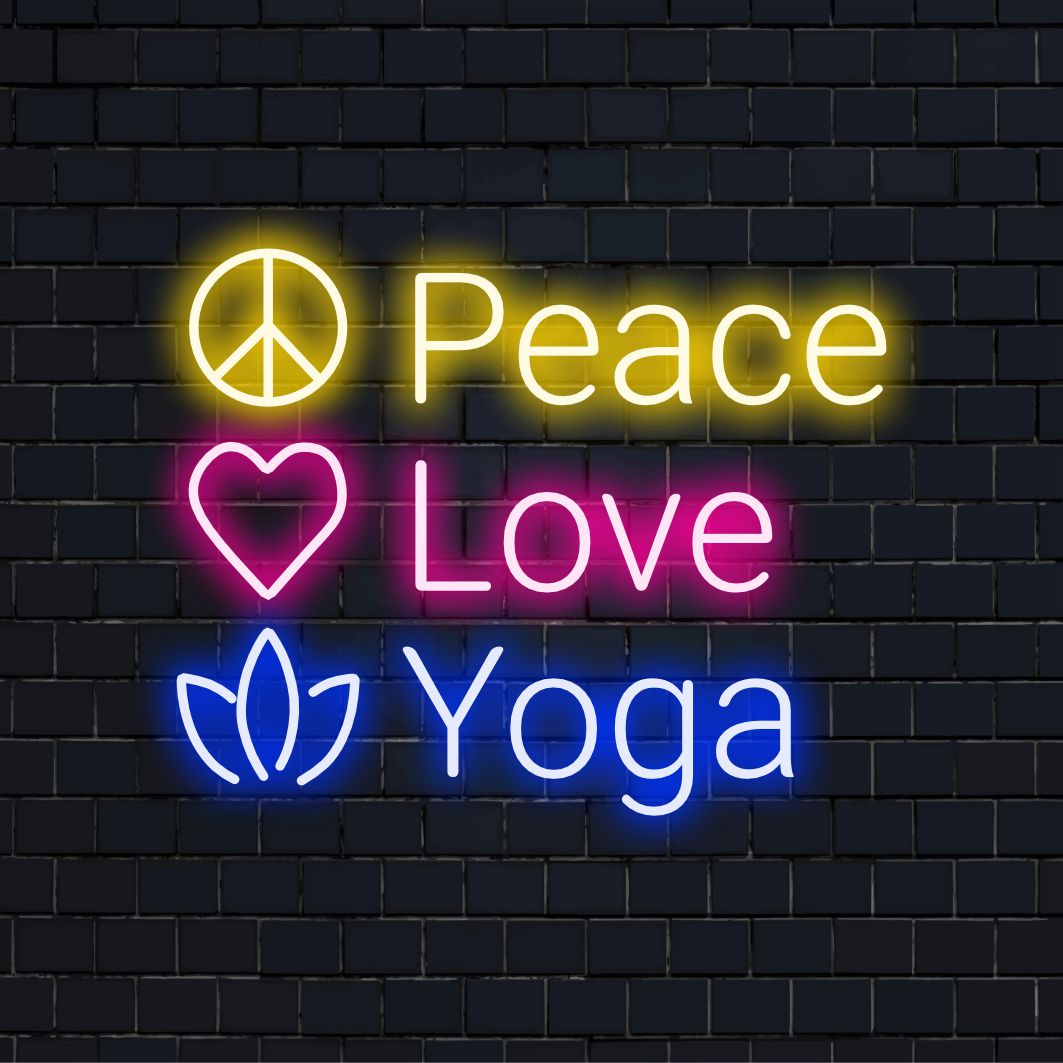 Elävä mukautettu LED-valokyltti, jossa näkyy "Peace, Love, Yoga" säteilevällä hehkulla; täydellinen zen-tilaan.