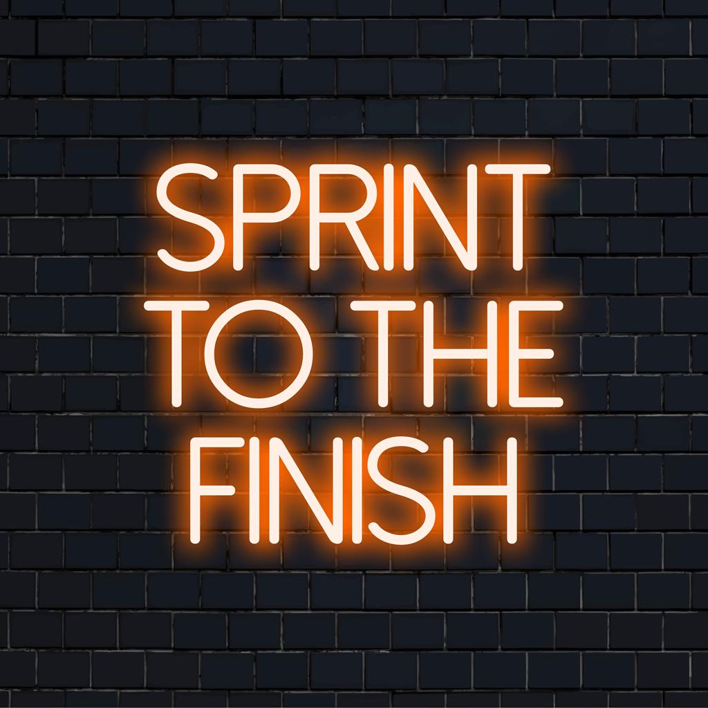 Mukautettu Sprint To The Finish LED-valokyltti, täydellinen lisäämään eloisaa neonvaloa mihin tahansa tilaan.