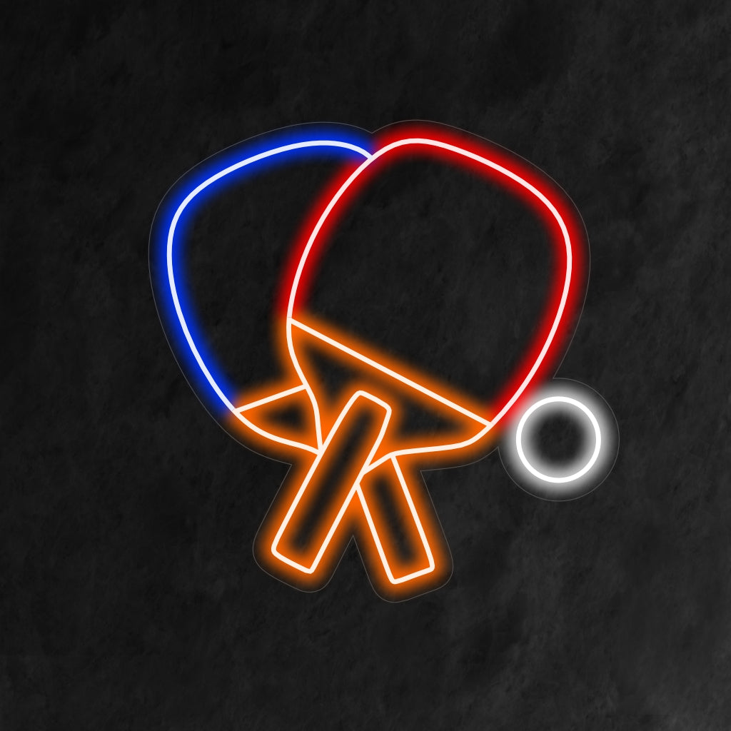 "Table Tennis Rackets and Ball Neon Sign" on eloisa ja dynaaminen lisä urheiluaiheiseen sisustukseen. Neonvalo, joka vangitsee pöytätenniksen hengen.