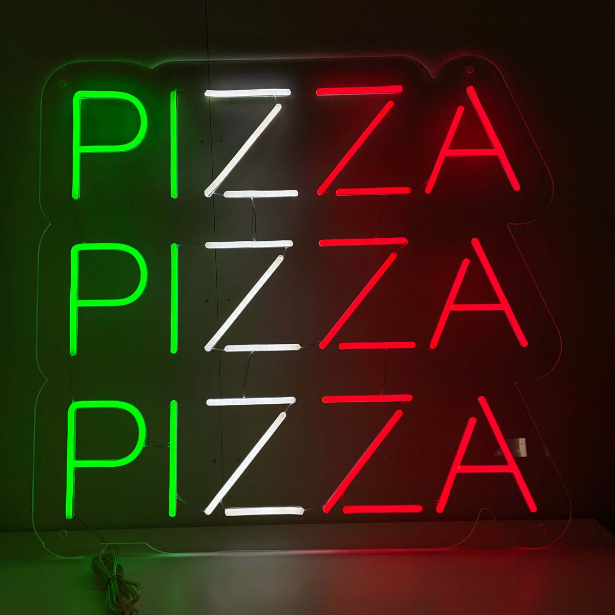 Pizza Pizza Pizza Valokyltti