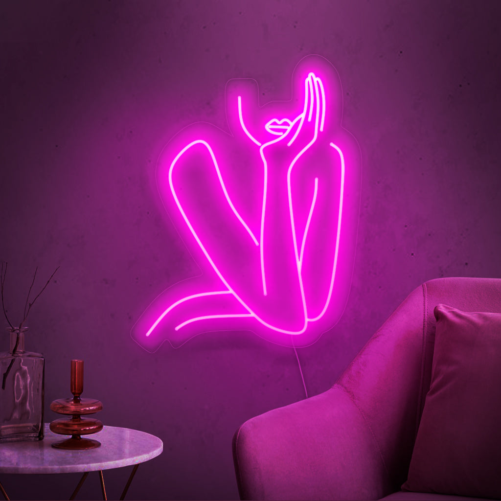 "Abstract Art Woman Neon Sign" huokuu modernia hienostuneisuutta tyylikkäällä siluettilla. Korosta tilaasi välittömästi tällä tyylikkäällä neonvalolla, joka lisää ripauksen nykyaikaista eleganssia mihin tahansa ympäristöön.