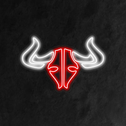 "Bull Skull Neon Sign" - Maalaismainen neonvalo, jossa on ikoninen härän kallon kuva, joka tuo autiomaalaista charmia ja karua eleganssia asuintilaasi.