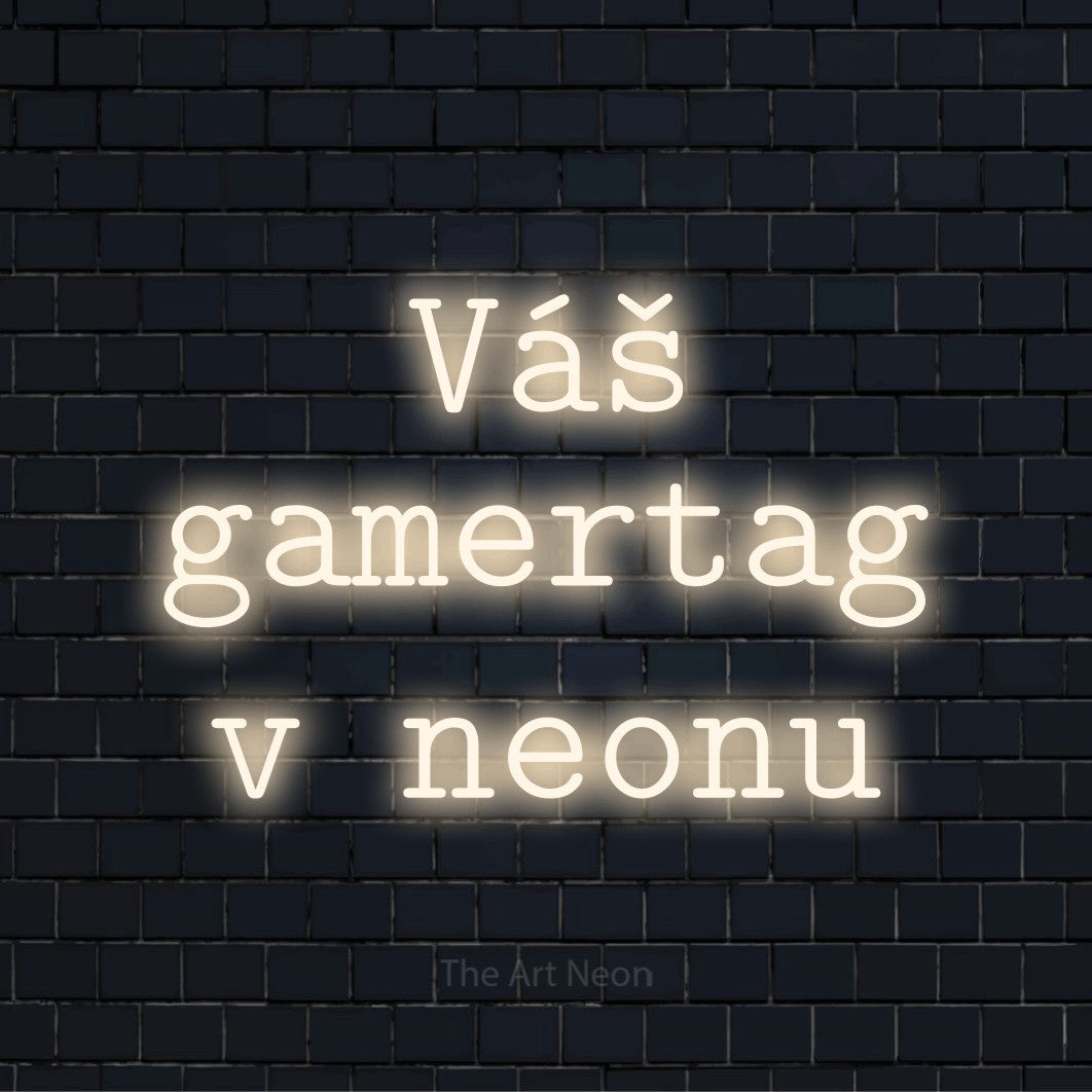 Neonový nápis na míru „Váš gamertag v neonu“ na černé cihlové zdi