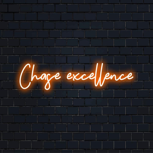 Vibrant Chase Excellence -LED-valokyltti, joka yhdistää mukautetun neontaiteen ja motivoivan sisustuksen mihin tahansa tilaan.
