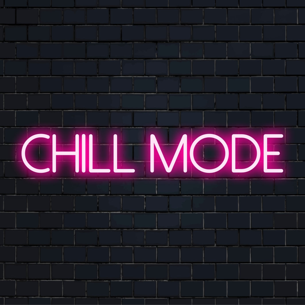Chill Mode LED-neonkyltti kursiivisin vaaleanpunaisilla kirjaimilla, ihanteellinen neonseinätaide tai yksilöllinen valosisustus rentoutumistiloihin.