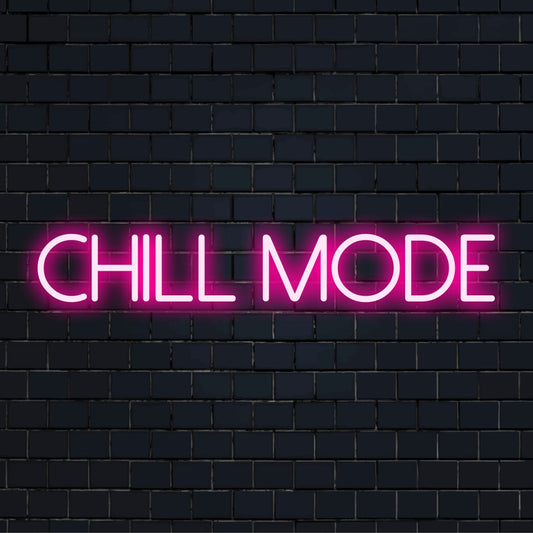 Chill Mode LED-neonkyltti kursiivisin vaaleanpunaisilla kirjaimilla, ihanteellinen neonseinätaide tai yksilöllinen valosisustus rentoutumistiloihin.