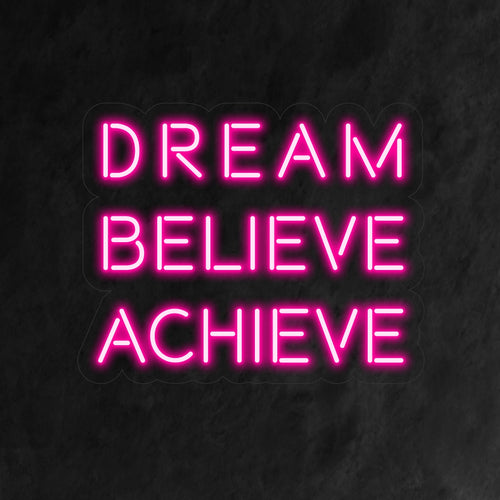 "Dream, Believe, Achieve Neon Sign" säteilee voimaantumista, symboloi muutosta matkaa unelmasta saavutukseen, mikä tekee siitä ihanteellisen motivaatiotiloihin.