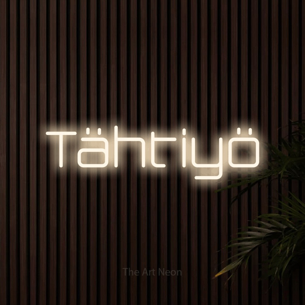 LED neon sign reading “Tähtiyö”, arranged in a single line.