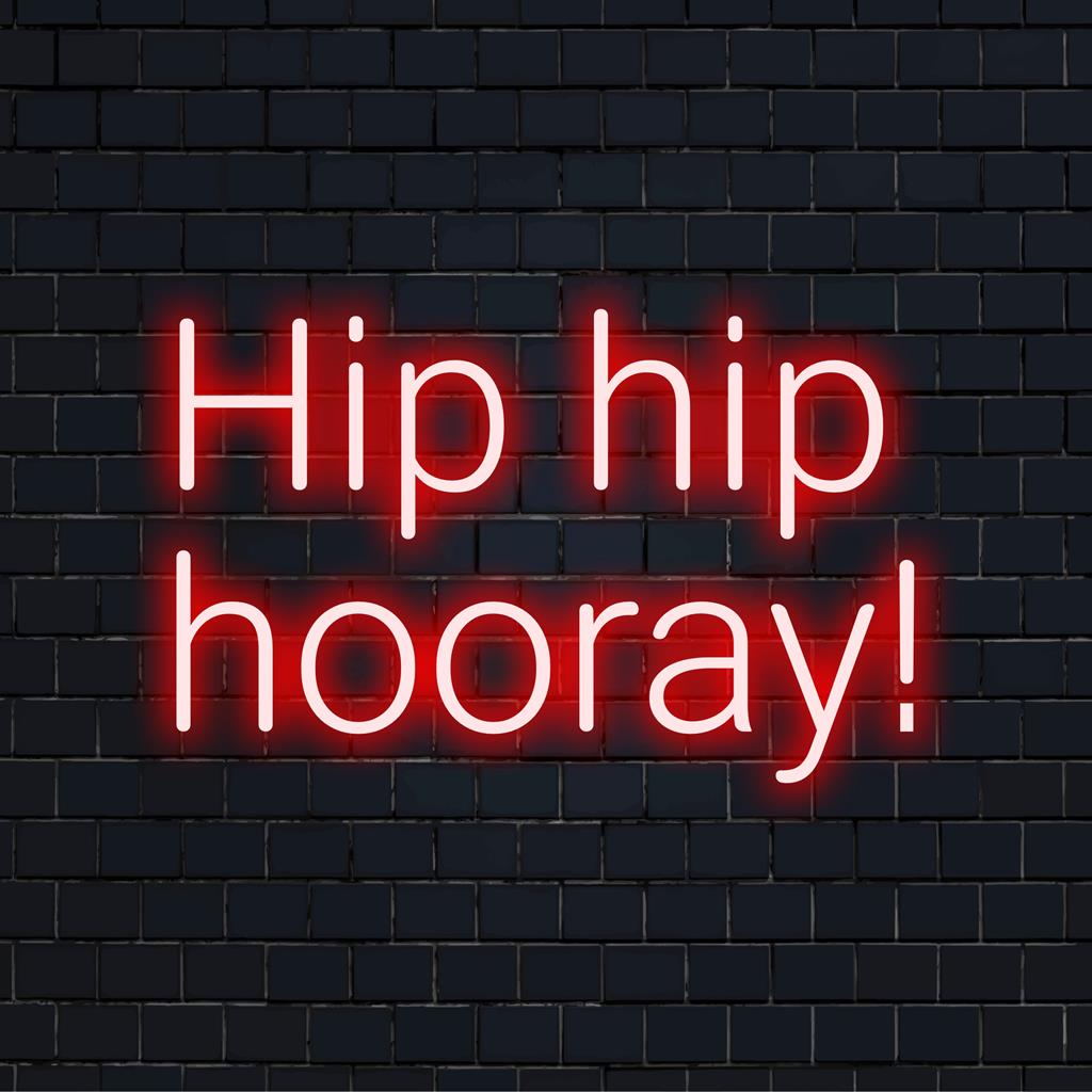 Livlig LED neonskylt som stavar Hip Hip Hurra! i glad typografi; perfekt för livliga fester och inredning.