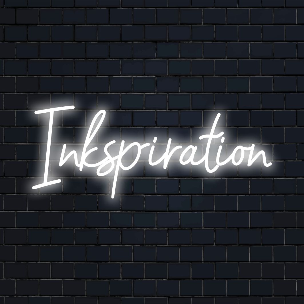 Anpassad handgjord LED-neonskylt från Inkspiration, designad unikt för att lysa upp alla utrymmen med livfulla färger och stil.