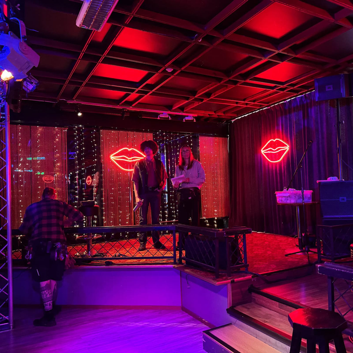 Alkuperäisestä kuva-aiheesta toteutettu LED-neonkyltti