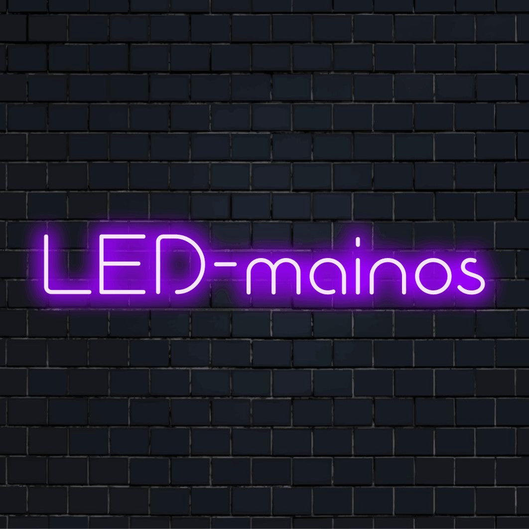 Personoitu LED-logokyltti tekstillä "LED-mainos"