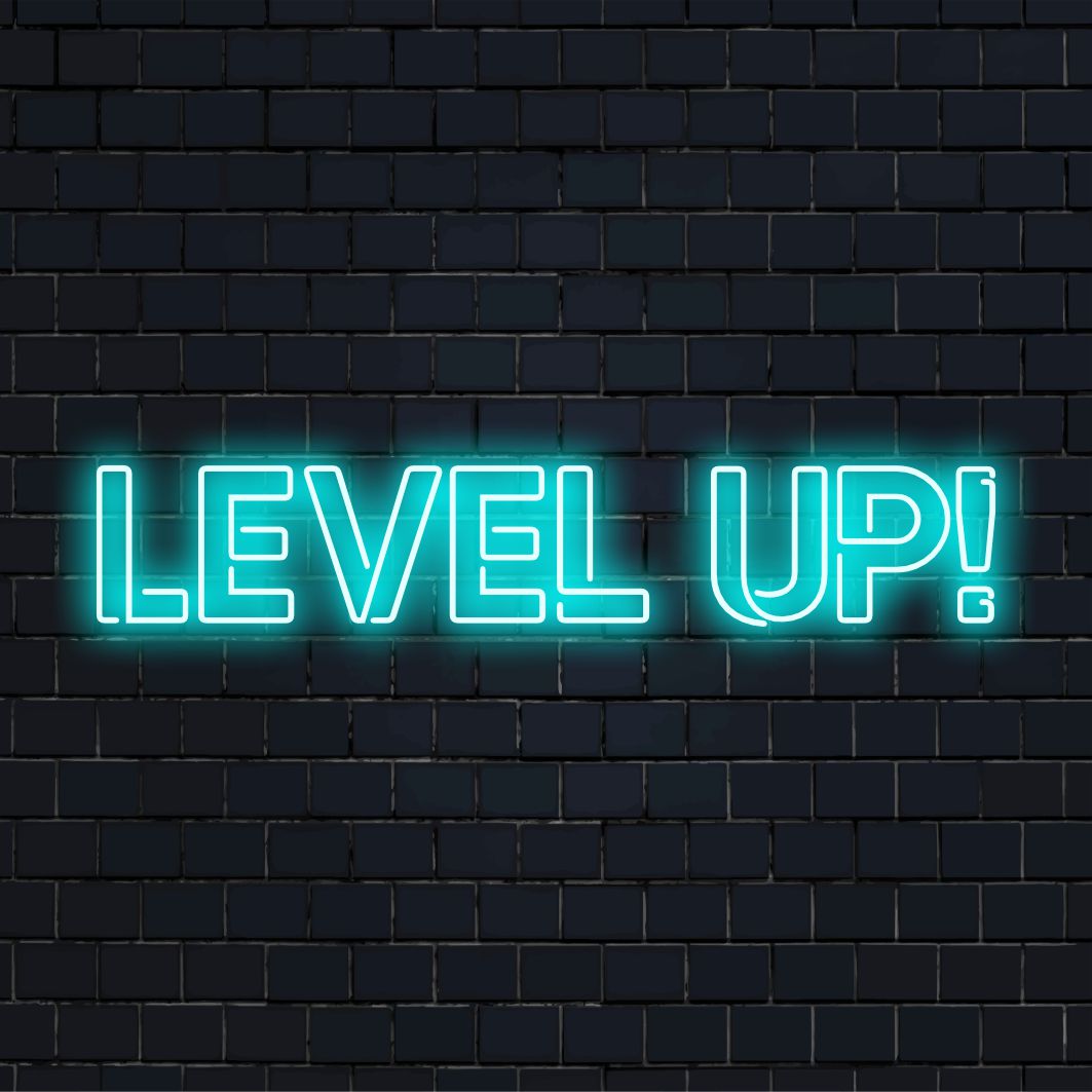 Level Up! teksti, joka on ihanteellinen pelaajille, ja se sisältää eloisaa mukautettua neontaidetta ja persoonallista neonvaloa.