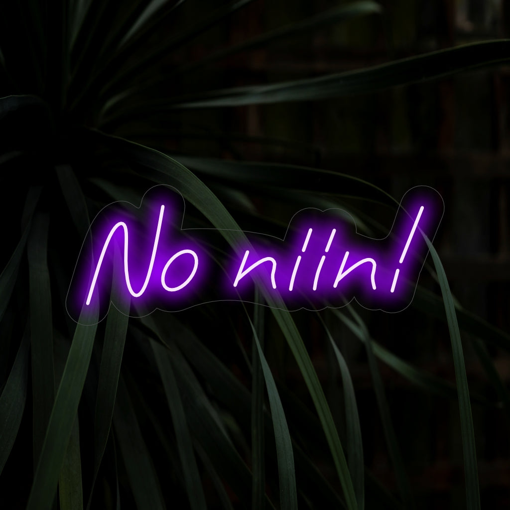 "No Niin! Neon Sign" är ett unikt och lekfullt tillskott, perfekt för utrymmen som uppskattar en touch av finsk charm. Lys upp med en distinkt nordisk stil!