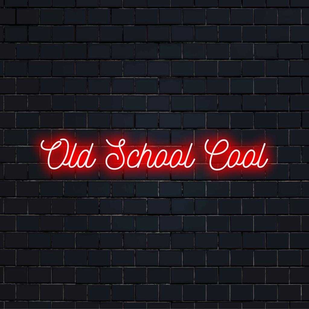 Elävä Old School Cool LED-valokuva; sekoitus retro charmia ja modernia hehkua, täydellinen mukautettu vaalea sisustus.