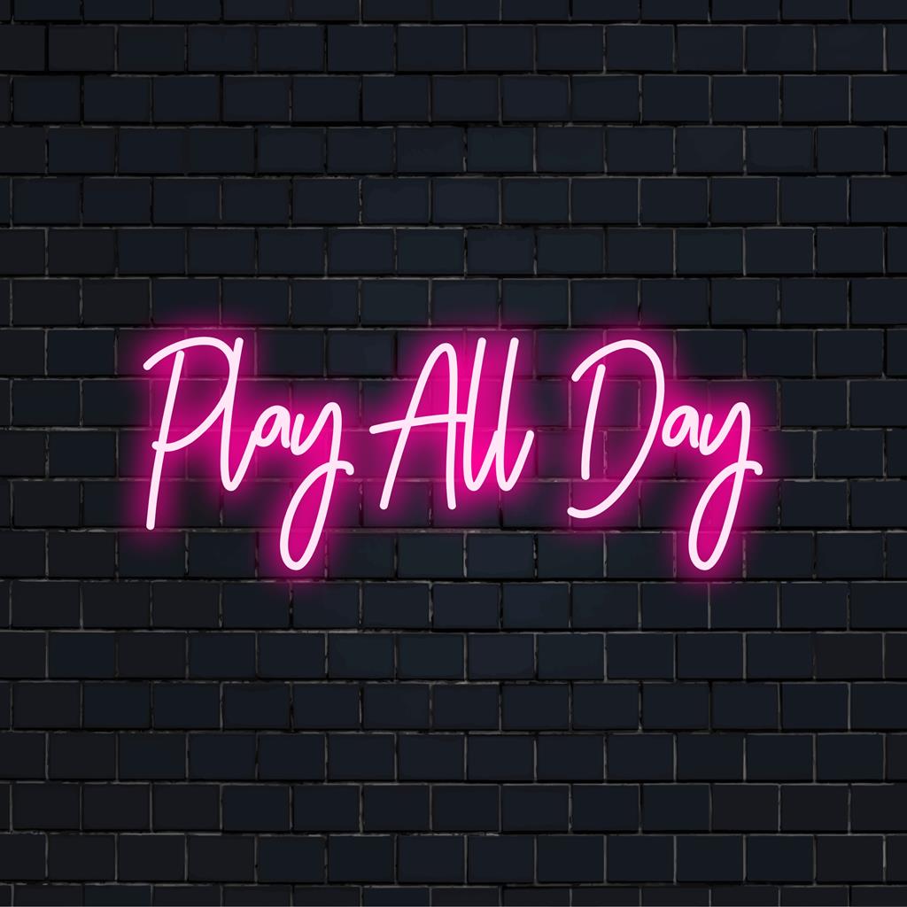 Mittatilaustyönä valmistettu LED-neonkyltti, jossa on leikkisä Play All Day -teksti, täydellinen neonvalosisustus eloisiin ja kiinnostaviin tiloihin.