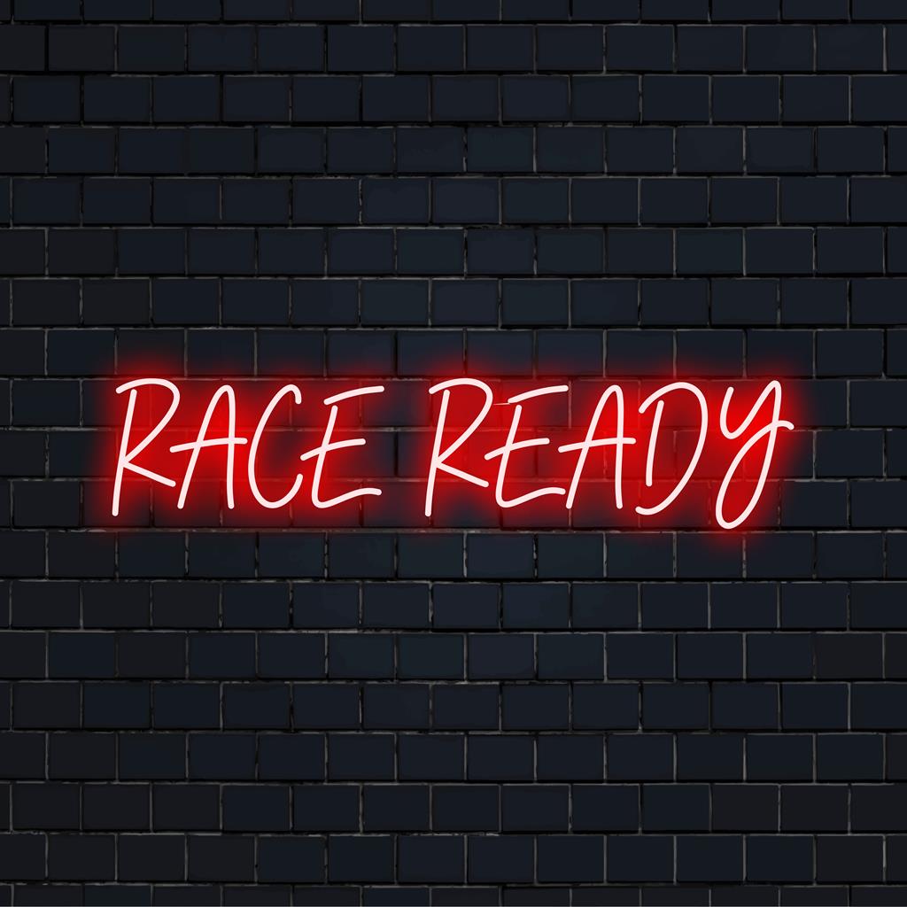 Kirkkaasti hehkuva räätälöity LED-valokyltti nimeltä Race Ready tyylikkäällä, dynaamisella kirjaimilla, ihanteellinen neonvalaistukseen.