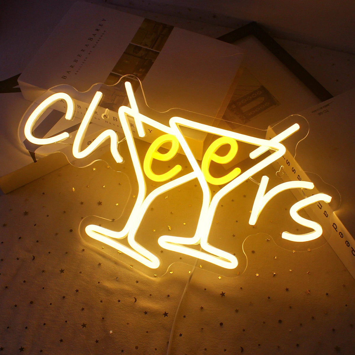 Cheers – Kippistävät cocktaillasit – LED-neonkyltti (5 V USB)