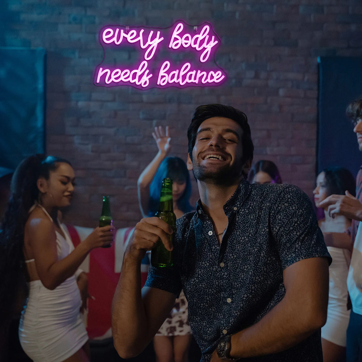 Every Body Needs Balance – LED-neonkyltti (5 V USB)