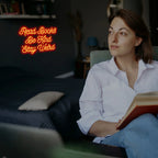 Read Books Be Kind Stay Weird – LED-neonkyltti (5 V USB)