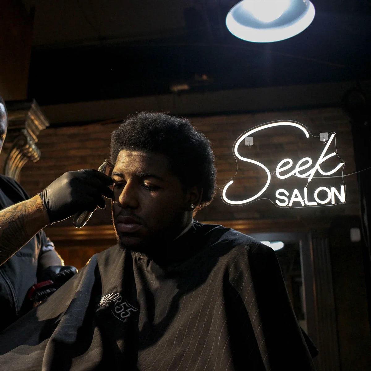 Seek SALON – LED-neonvalomainos (5 V USB)