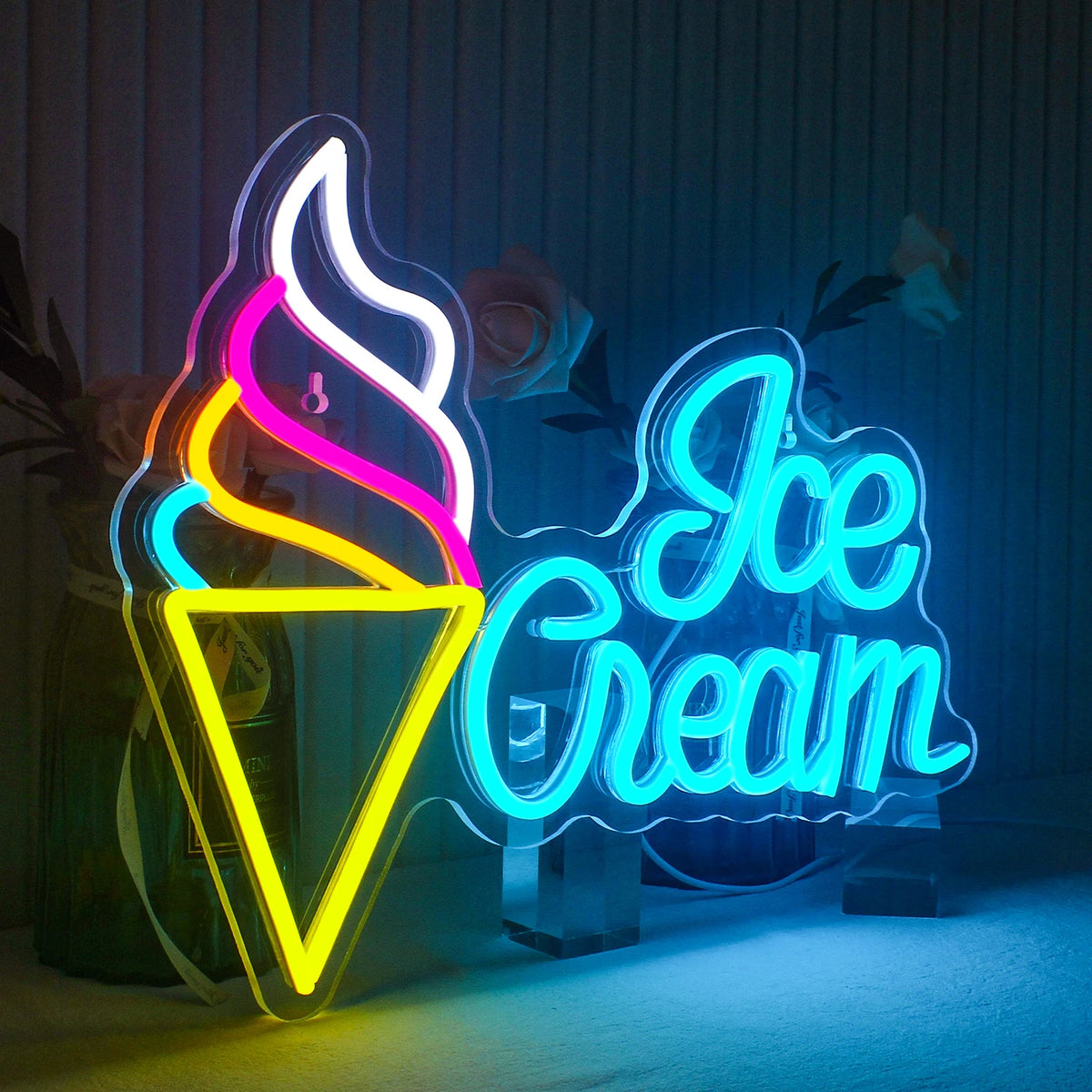 Ice Cream – Jäätelötötterö sivulla – LED-neonvalomainos (5 V USB)