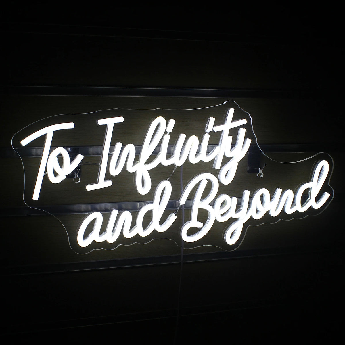To Infinity and Beyond – LED-neonkyltti (5 V USB)