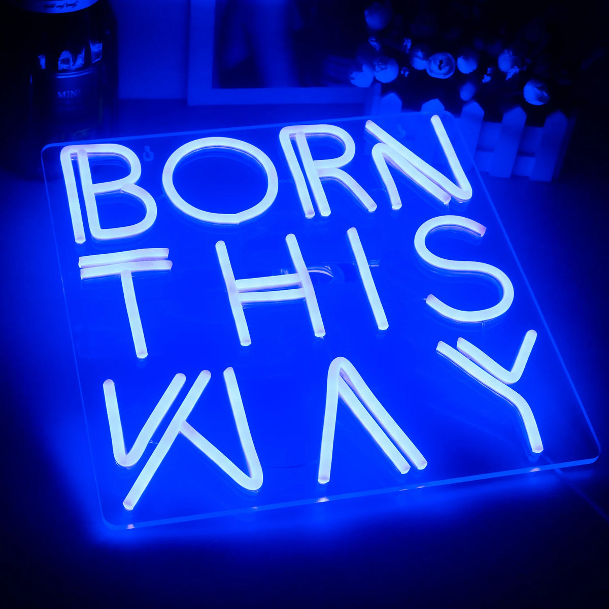 Born This Way – LED-neonkyltti (5 V USB)