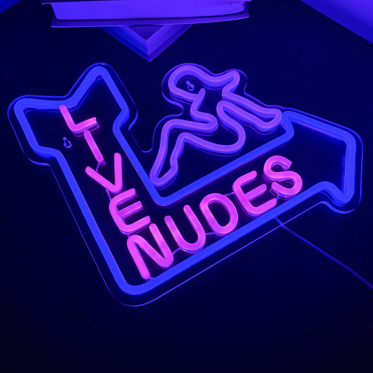 LIVE NUDES – Makaavan naisen siluetti ja nuoli – LED-neonkyltti (5 V USB)
