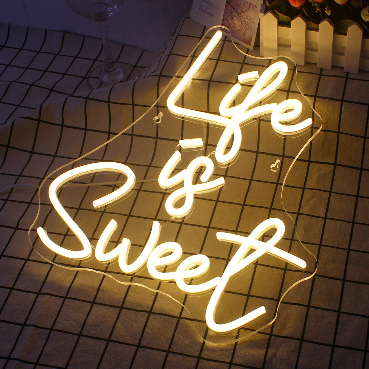 Life is Sweet – LED-neonvalomainos (5 V USB)