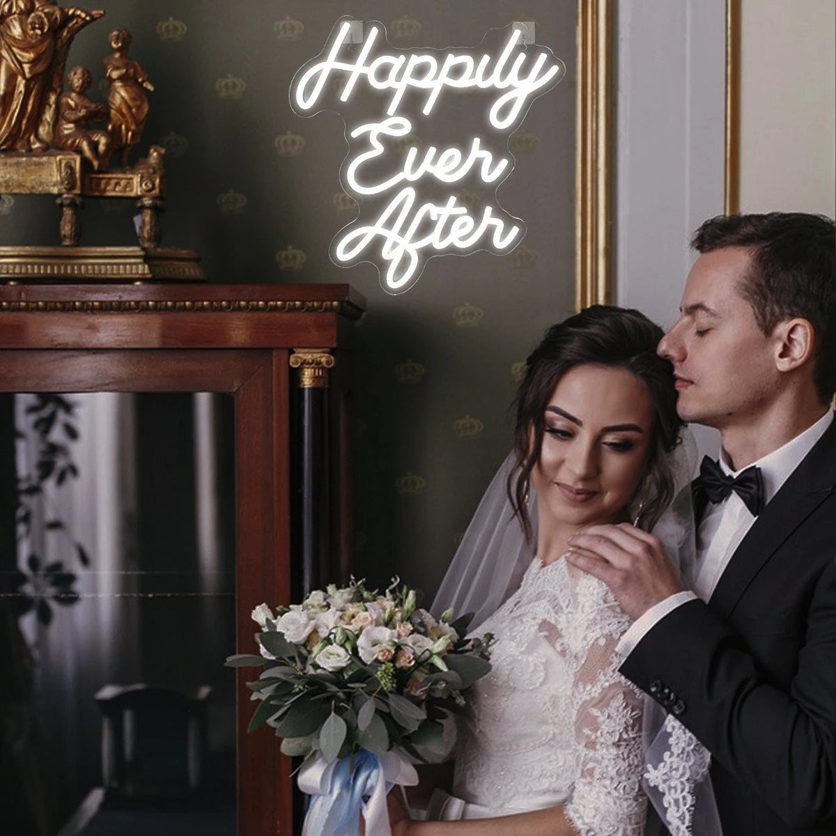Happily Ever After – Paksu kaunokirjoitustyyli – LED-neonkyltti (5 V USB)
