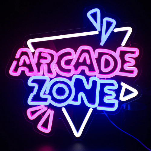 Kuvassa on eloisa LED-valokyltti, jossa näkyy sanat "Arcade Zone" lihavoituin, tyylitellyin kirjaimin.