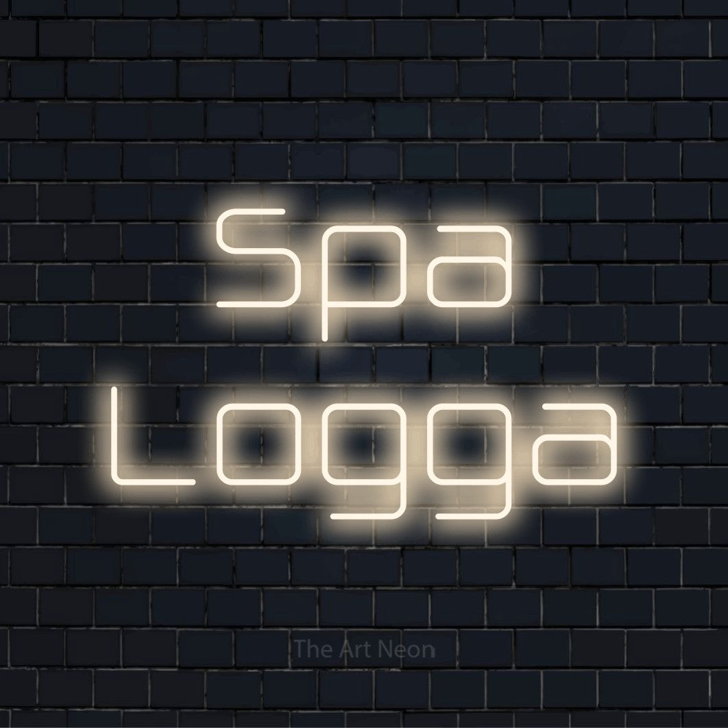 Personlig neonskylt med texten “Spa Logga” på en svart tegelvägg