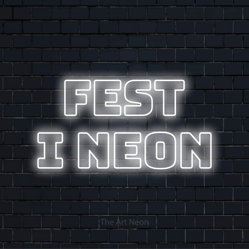 Personlig neonskylt med texten “Fest i Neon” på en svart tegelvägg
