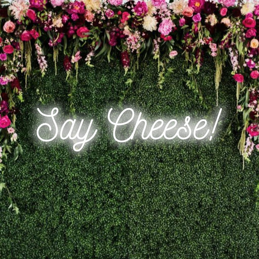 LED-valokyltti Sano Cheese! Täydellinen valaisemaan mitä tahansa tilaa yksilöllisillä neonsävyillä ja mukautetun suunnittelun tunnelmalla.