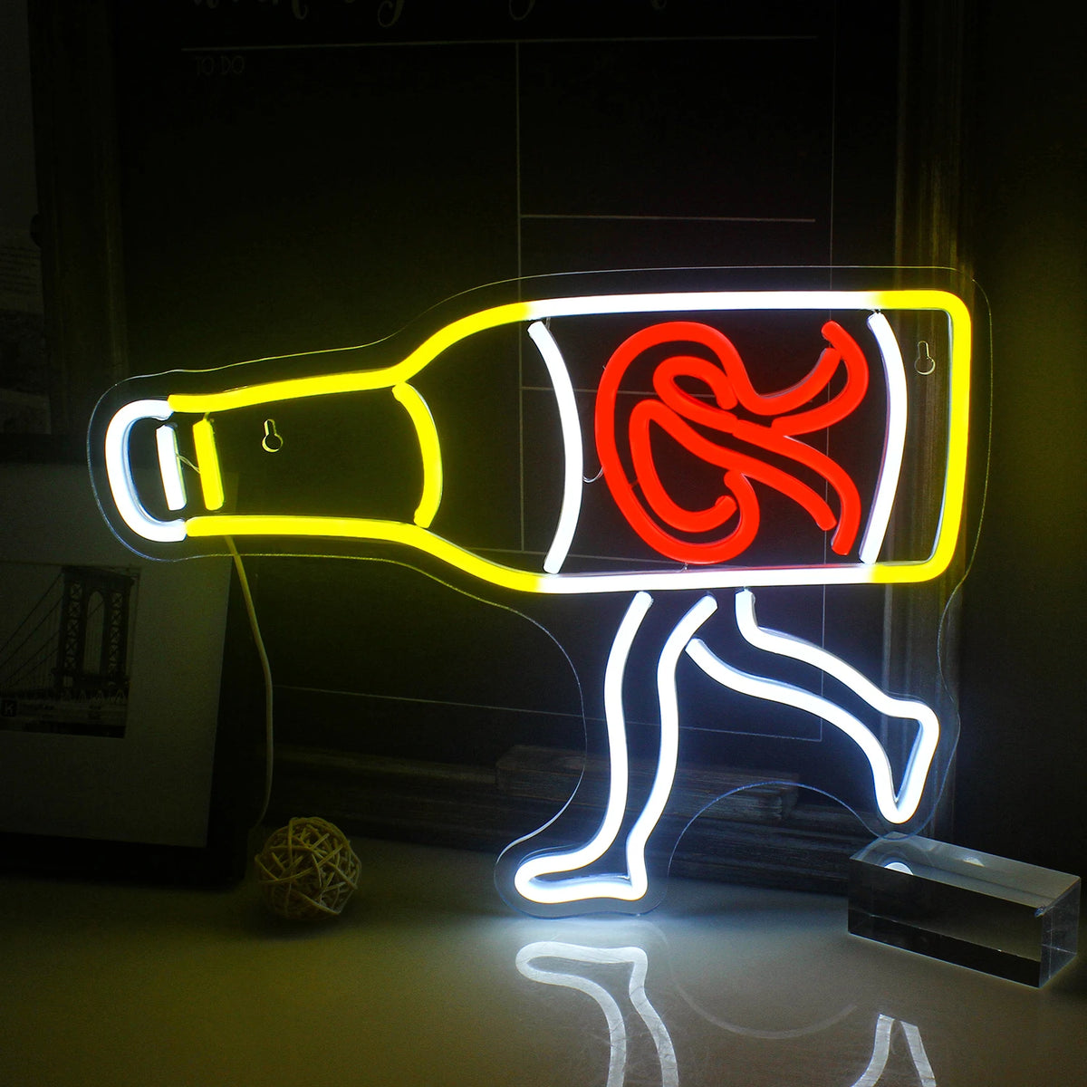 "Kuva eloisasta Beer LED -neonkyltistä, joka hehkuu kirkkaan keltaisella ja valkoisella.