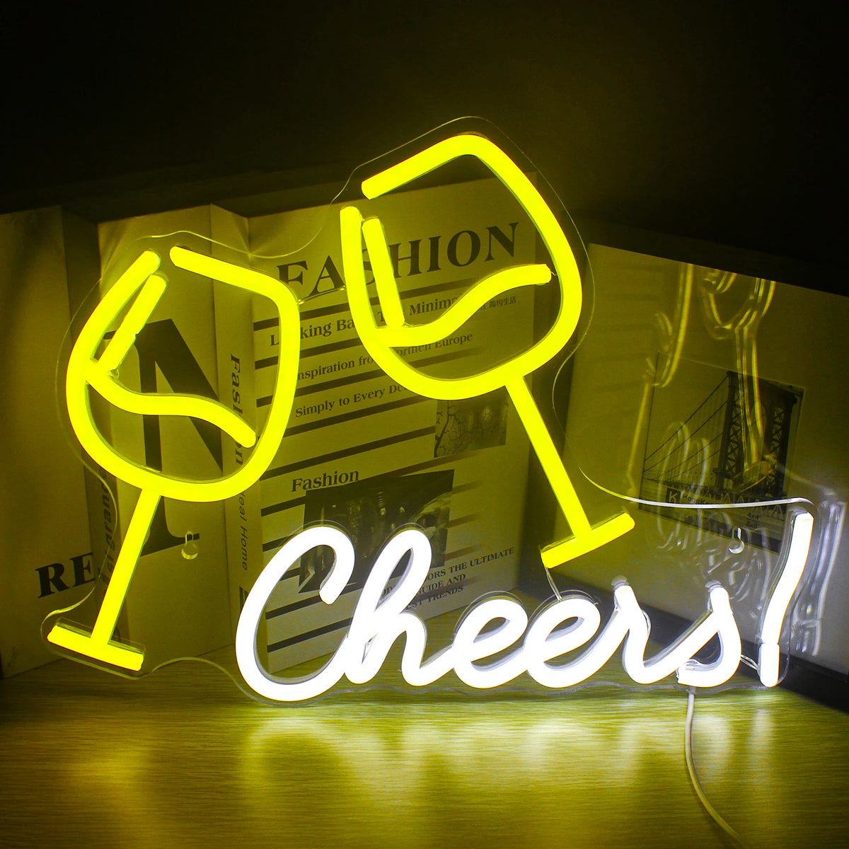 Cheers! – Kippistävät viinilasit – valokyltti (5 V USB)