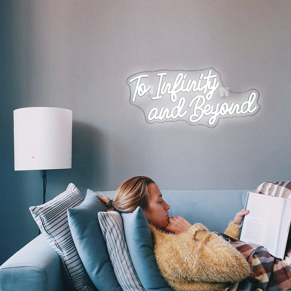 To Infinity and Beyond – LED-neonkyltti (5 V USB)