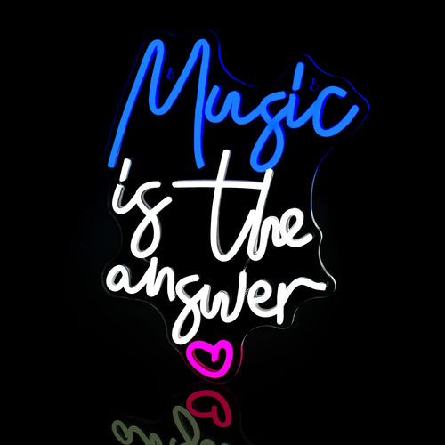 En levande LED-neonskylt lyser med frasen "Music is the Answer.