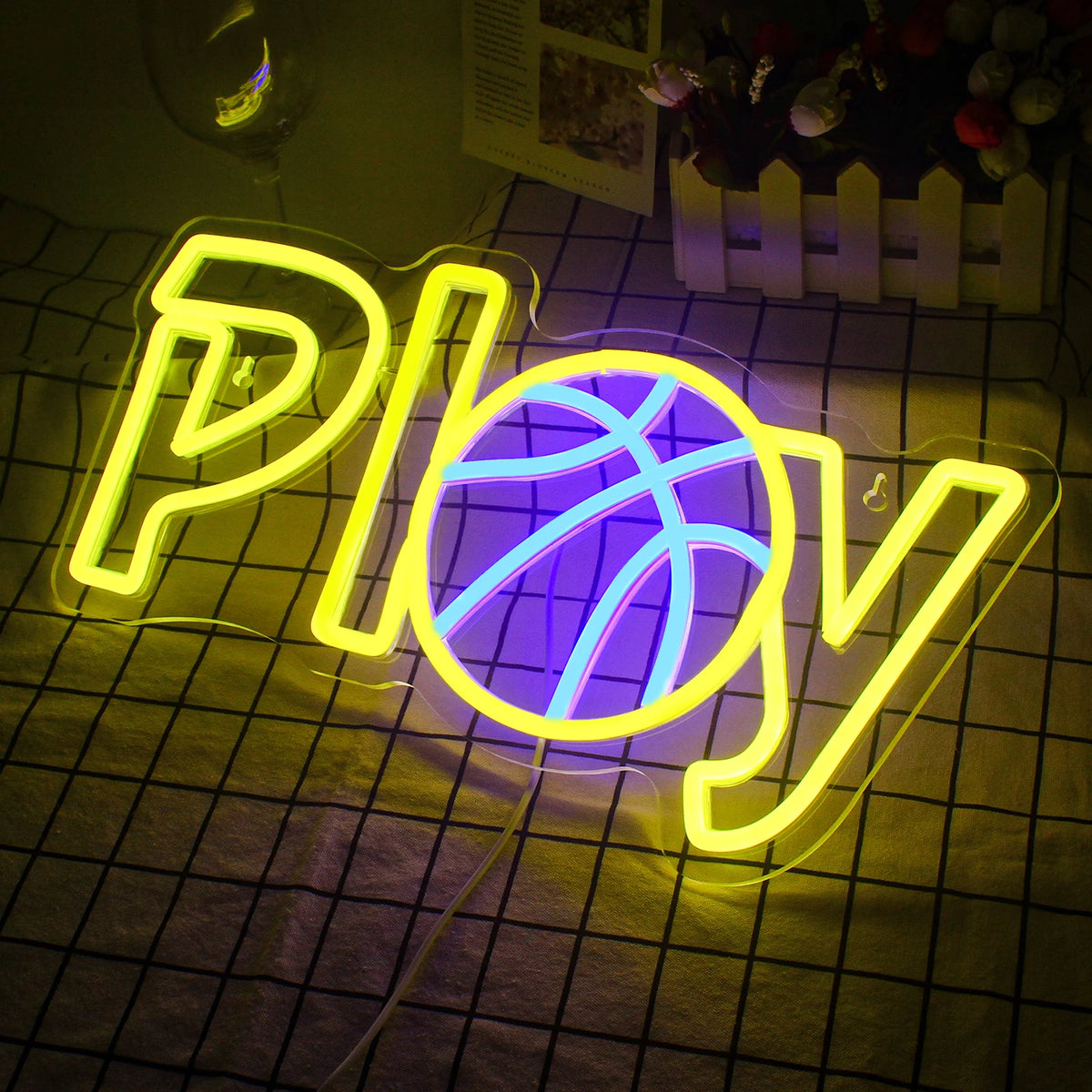 Play – Koripallo A-kirjaimen tilalla – LED-neonkyltti (5 V USB)